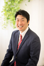 アソシエイツ株式会社代表取締役社長　井尻隆司 Associates Co., Ltd. President & CEO Takashi Ijiri
